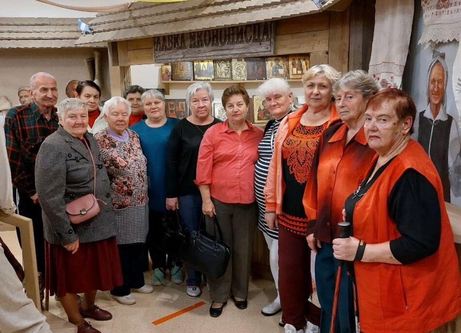 Познавательная экскурсия "Лик святой нам душу греет"