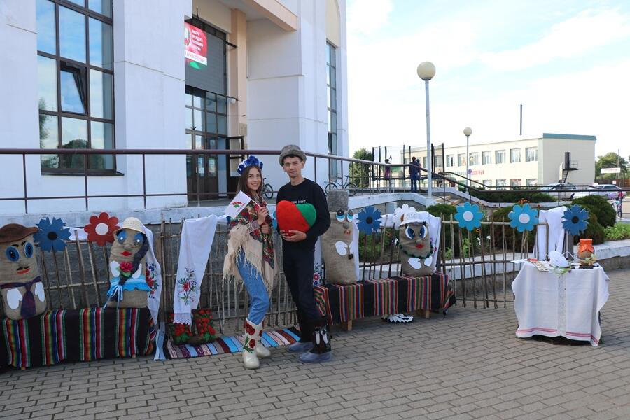 Фотозона "В гости к шаповалам"