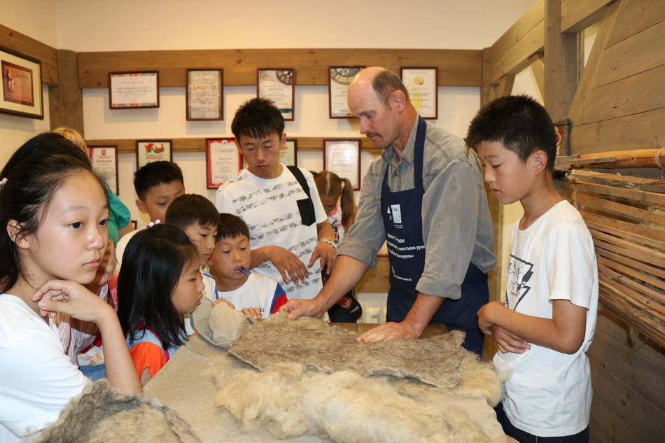 Экскурсия и мастер-класс для участников Международного детского лагеря "Мост дружбы"